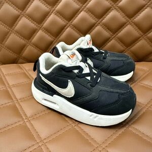 Nike Air Max Dawn size 8 toddler